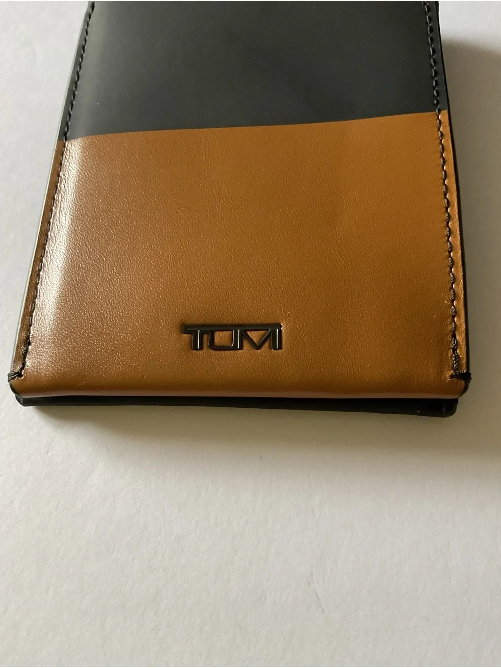 TUMI NASSAU DOUBLE BILLFOLD WALLET BLACK GOLDEN BROWN NEW IN BOX